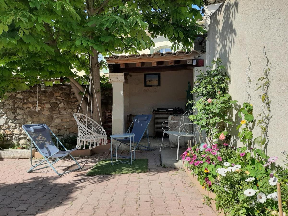 La Capucinette A L'Ombre Du Marronnier Villa Maussane-les-Alpilles Exterior photo