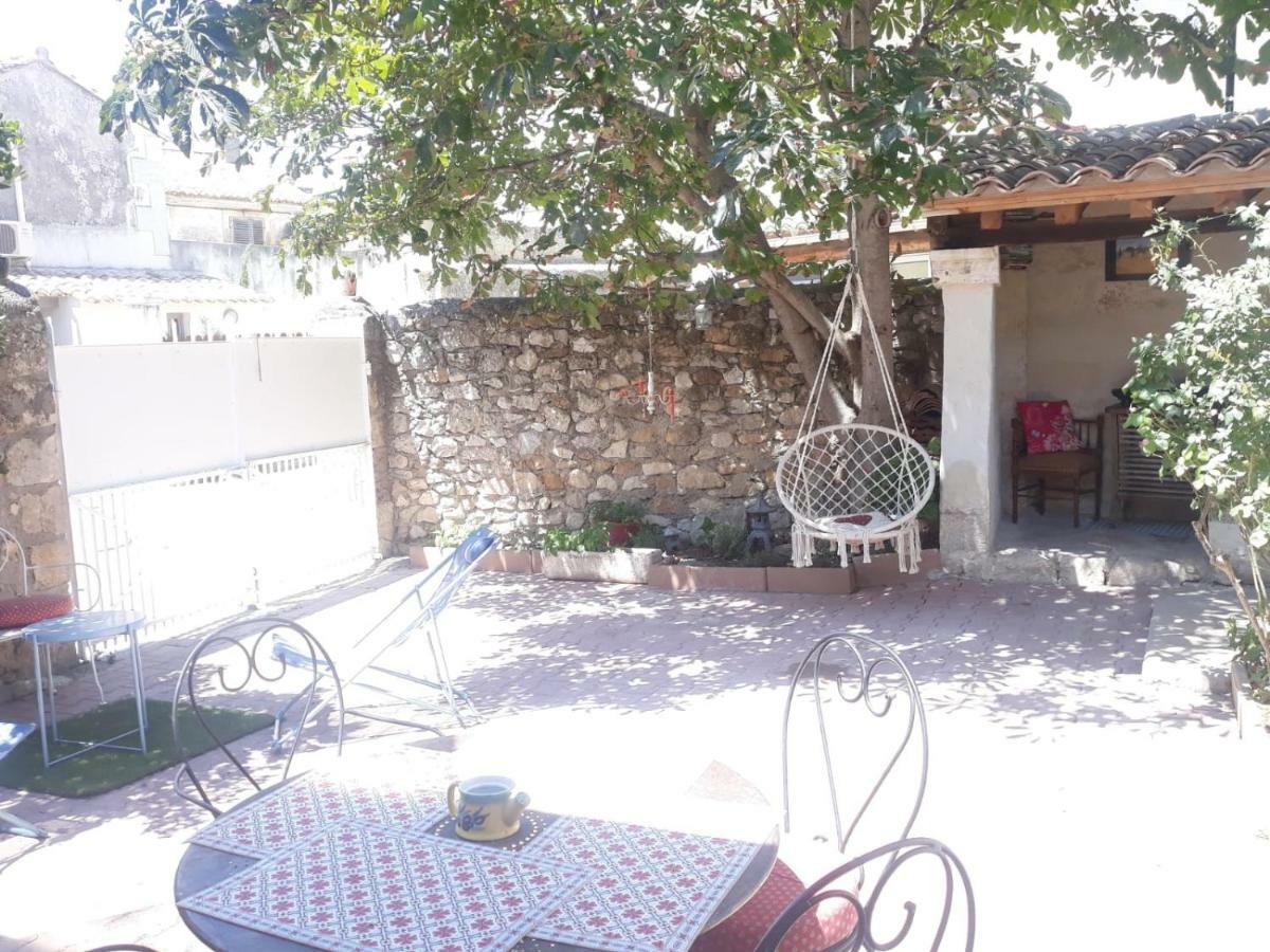 La Capucinette A L'Ombre Du Marronnier Villa Maussane-les-Alpilles Exterior photo
